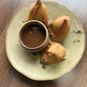 Samosa with Puli Chutney